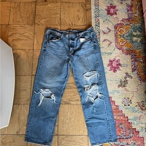 American eagle cropped ripped boyfriend jeans